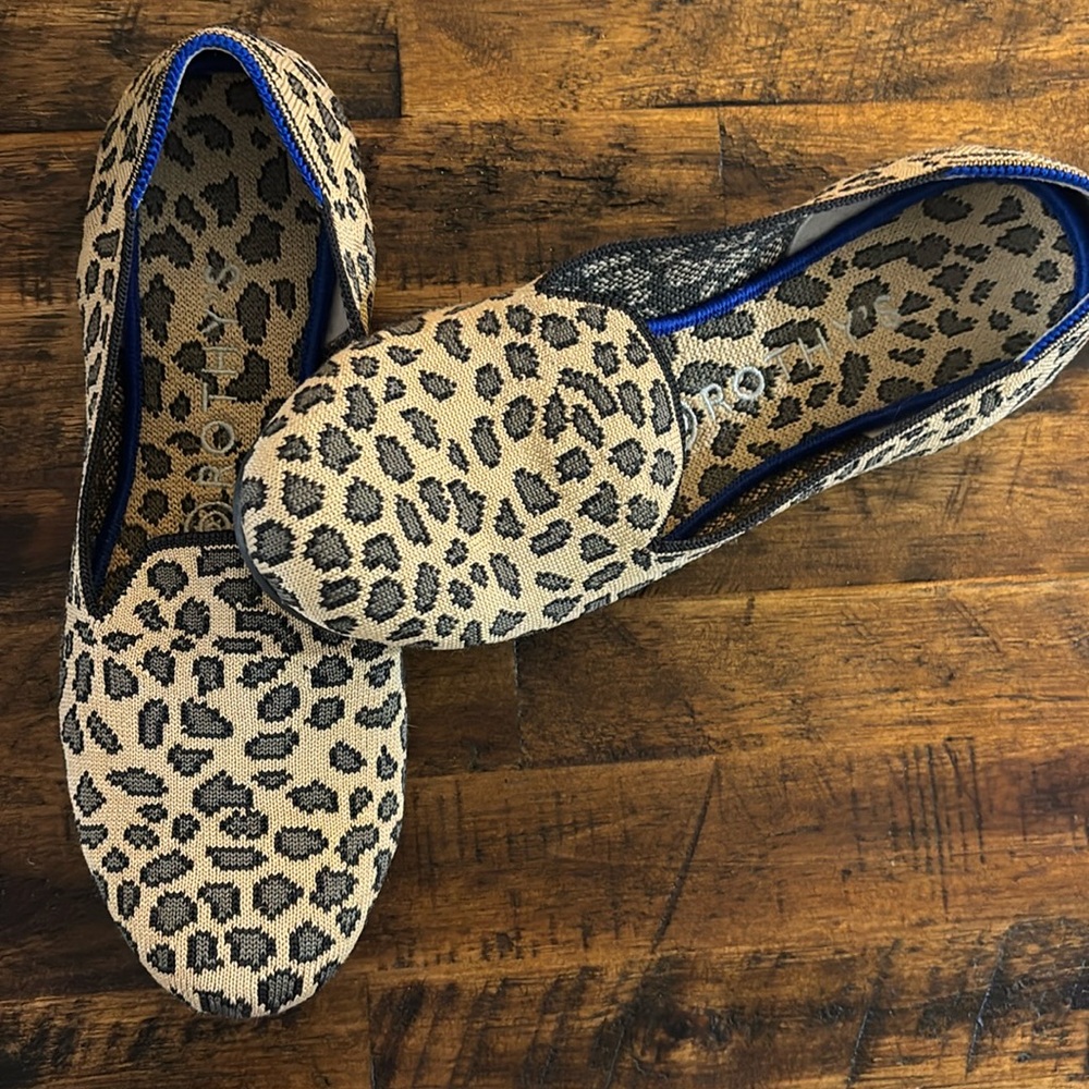 Rothy’s loafers size 8 in leopard print woman’s flat shoes